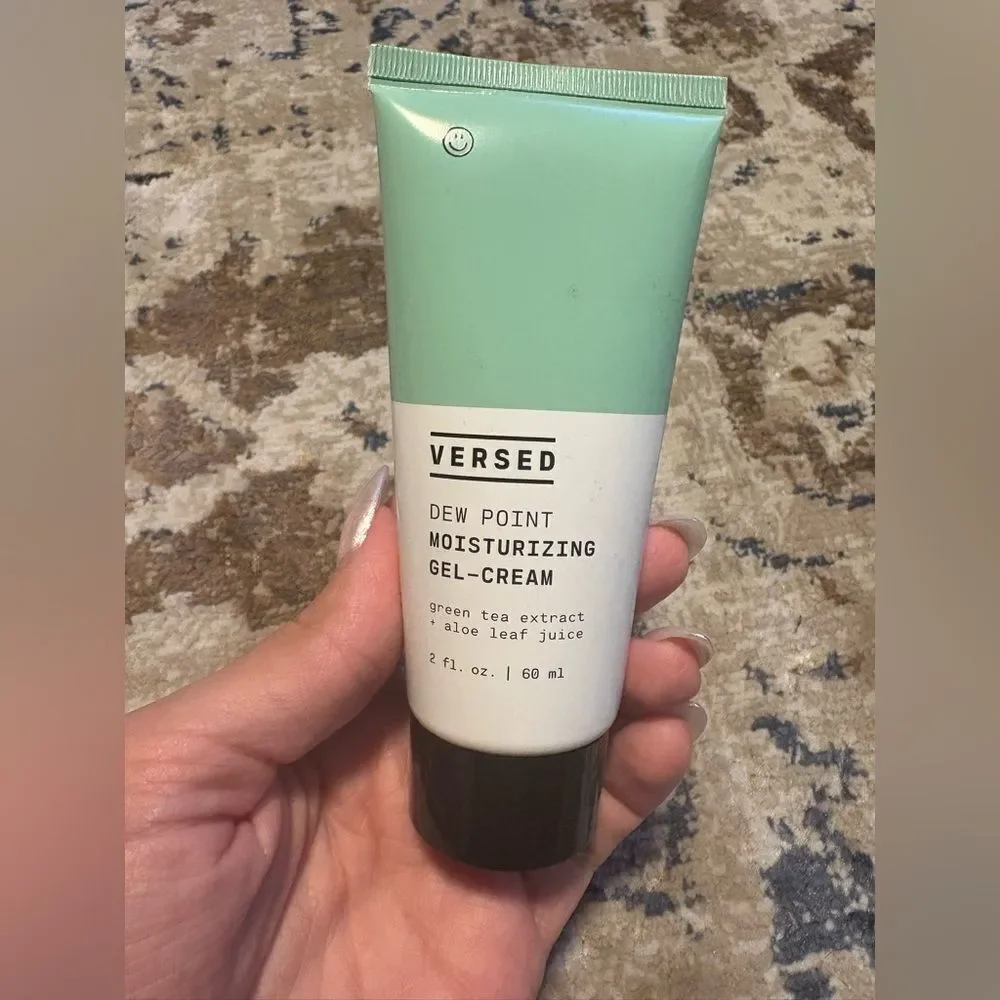 Versed DEW POINT Gel Cream Moisturizer